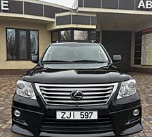 Lexus LX570.