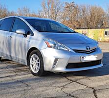 Toyota Prius V 1.8i Hybrid 2012год