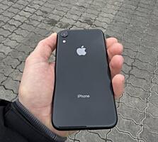 Продам iPhone XR