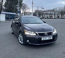 Продам Lexus CT 200h