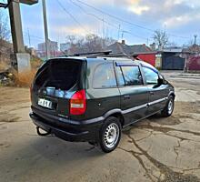 Opel Zafira 2001 год