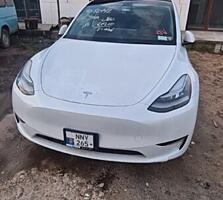 Продам Tesla model Y