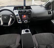 Toyota Prius V 2012 г. 1.8 Гибрид