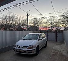 Nissan Almera Tino 2002год