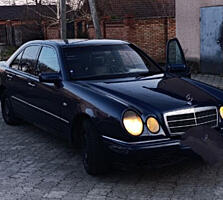 Продам Mercedes E300