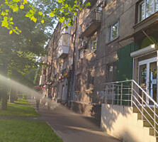 2 -х комнатная сталинка на пр. Шевченко.