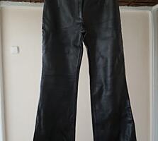 Брюки новые кожа Италия черные размер М, rochie платья