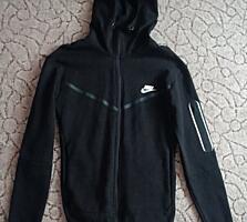 Продам Nike Tech fleece