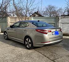 Продам KIA OPTIMA гибрид в отличном состоянии с богатой комплектацией.