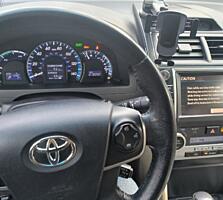 Тойота Камри 50. Гибрид. Нейтральные номера.