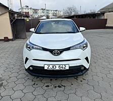 Продам Toyota CH-R.. 2017 год.