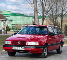 Продам Volkswagen Passat B3 1.8 бензин в отличном состоянии.