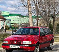 Продам Volkswagen Passat B3 1.8 бензин в отличном состоянии.