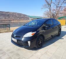 TOYOTA PRIUS 2014г