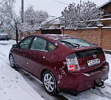 Продам Toyota Prius 2005г. 1.5 бензин-гибрид, автомат