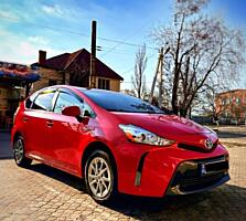 Продаю Toyota Prius V 2015 года