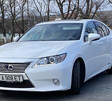 Продается Lexus ES 300h, 2013 год