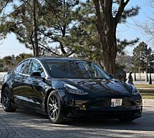 Продам Tesla Model 3, 2018 год