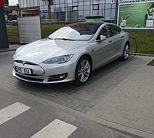 Tesla Model S P85 2013