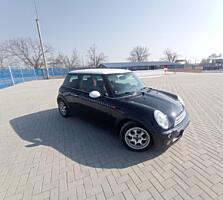 Продам автомобиль Mini Cooper, 2004 год, 1.6 бензин, механика