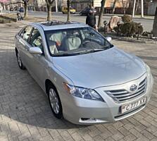 Продам надёжную и комфортную Toyota Camry Hybrid