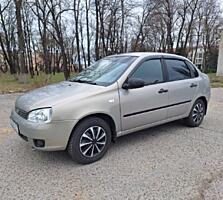 Lada Kalina 1.6, 2006 год, простой 8 клапанный мотор.