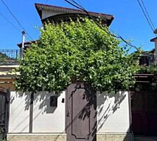 Предлагается к продаже двухэтажный дом с балконом, собственным ...