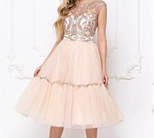 Продам новое нарядное платье