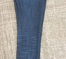 Продам джинсы Guess - 26 размер