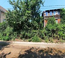 Продажа ровного участка с домиком 20*30 на Русановски Садах. Участок .
