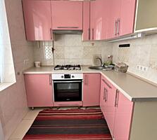 Бендеры, 2 комнатная с ремонтом, 4/5, лоджия 6 м стеклопакет