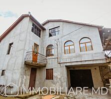 Casă cu 2 niveluri, or. Durlești Vă propunem spre vânzare o casă cu 2