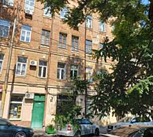 27509 Продам 4-х комнатную квартиру в Центре.  ...