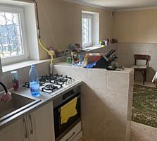 Продаем дом в г. Яловены. По ул. Молдова 11. В хорошем состоянии.