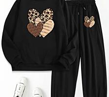 Спортивный женский комплект с сердцем новый