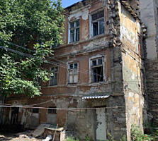Участок с ветхим строением в центре Приморский район