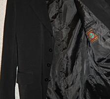 Продам костюм практически новый размер М за 200 лей