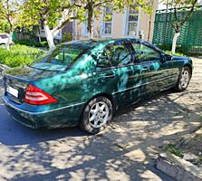 Мерседес C200 2001г.