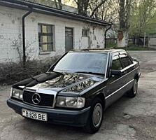 Мерседес Бенц 190.