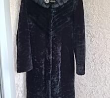 Шуба из мутона с капюшоном из норки