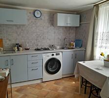 К продаже предлагается дом на 2 входа: в одной половине 3 комнаты, в .