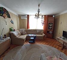 Продается 2-комнатная квартира. Пер. Западный