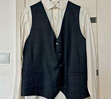 Продаю костюм отличника.