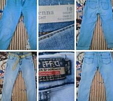 Много разной женской одежды.