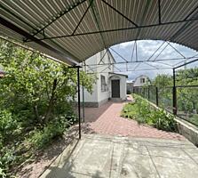 Продаю двоповерховий будинок. Район ЛШМД