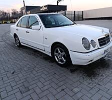 Mercedes W210
