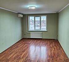 Просторная трехкомнатная квартира в центре, 89 кв. м.