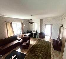 Продаю двоповерховий будинок. Космонавтів-Вінграновського