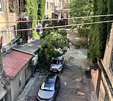 Две комнаты в коммуне в историческом центре города!