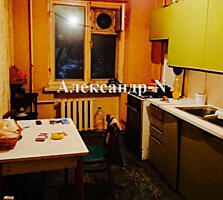 Просторная 4х комнатная, Приморский район. Отличная цена, под ремонт.